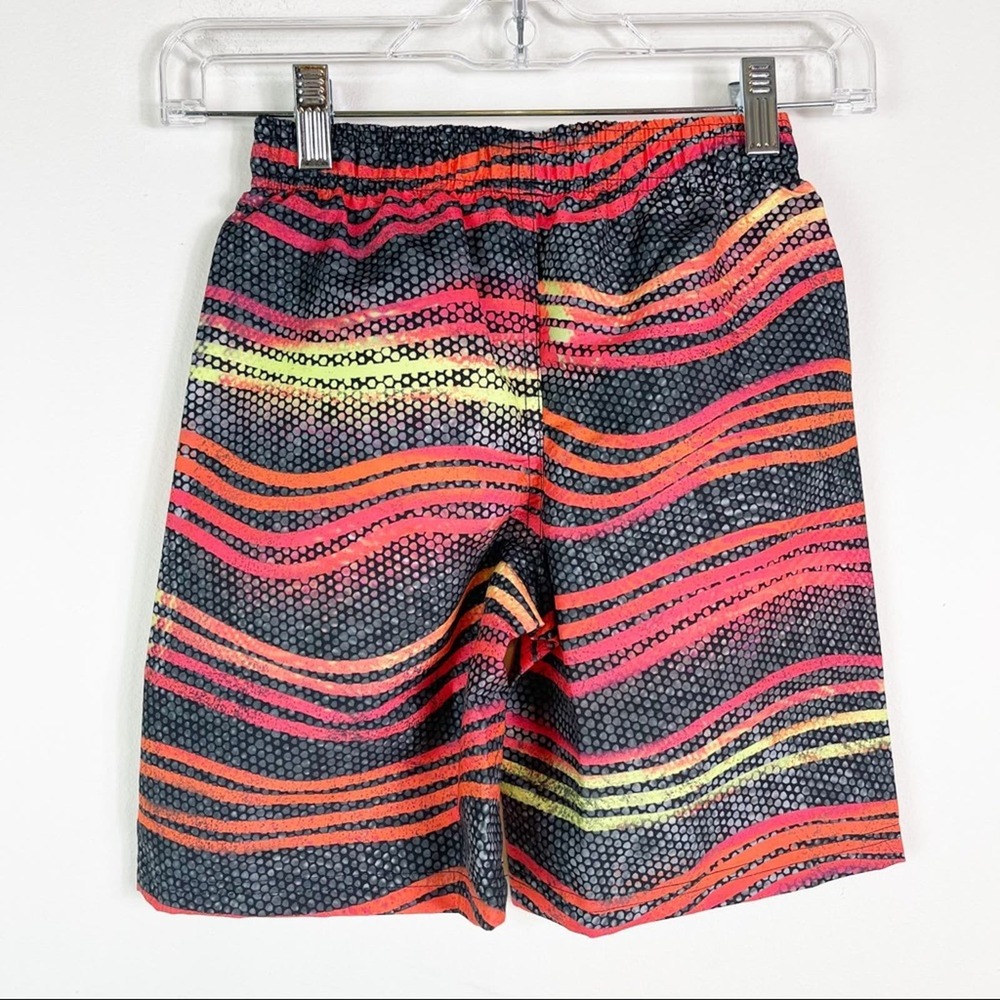 Under Armour NWT BOYS Atomic Wave Stripe Volley Swim Trunks Shorts 6 - Picture 2 of 2